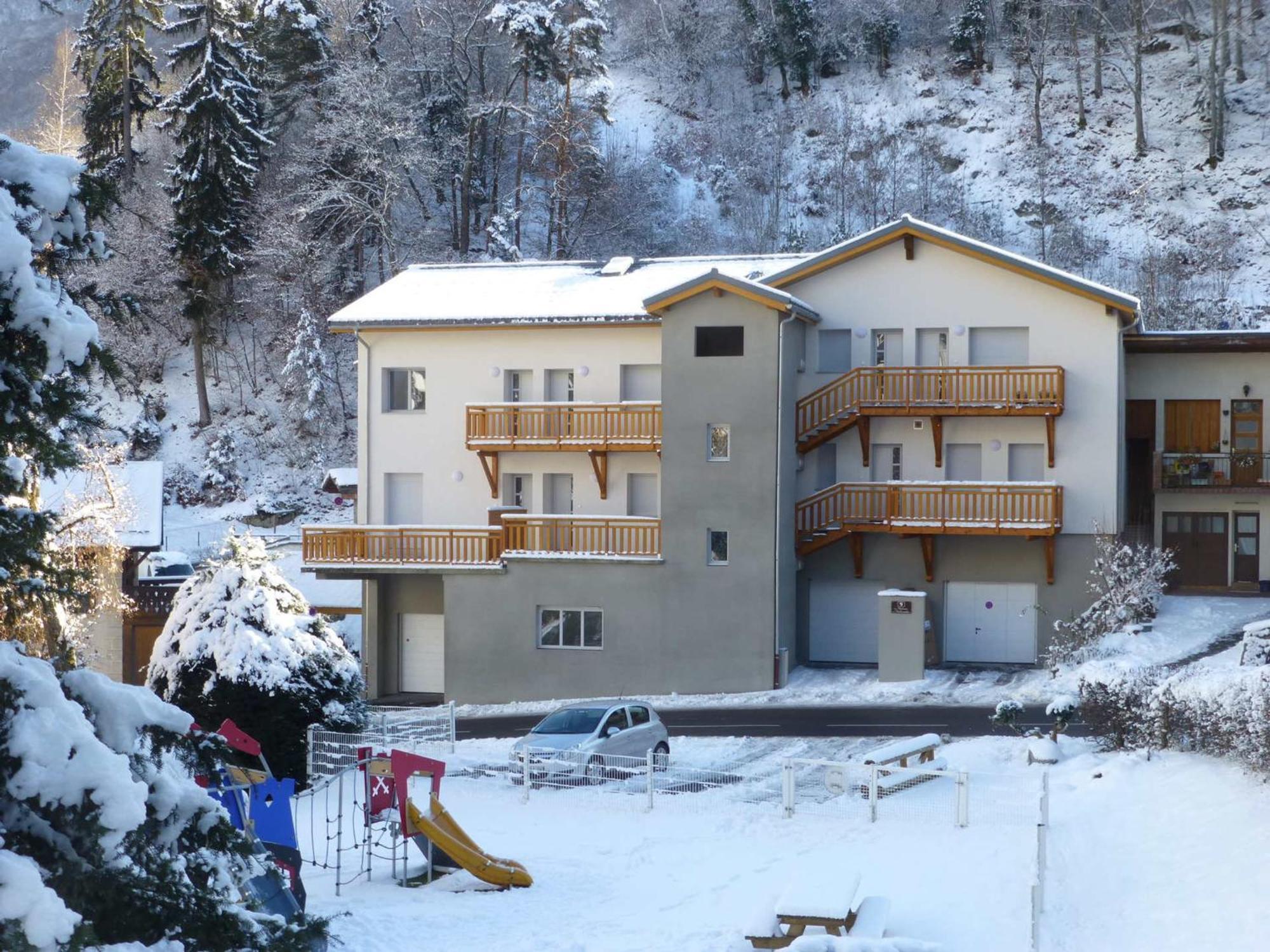 Appartement Neuf 2* Au Centre De Brides Avec Terrasse, Proche Telecabines Et Commerces - Fr-1-512-41 外观 照片