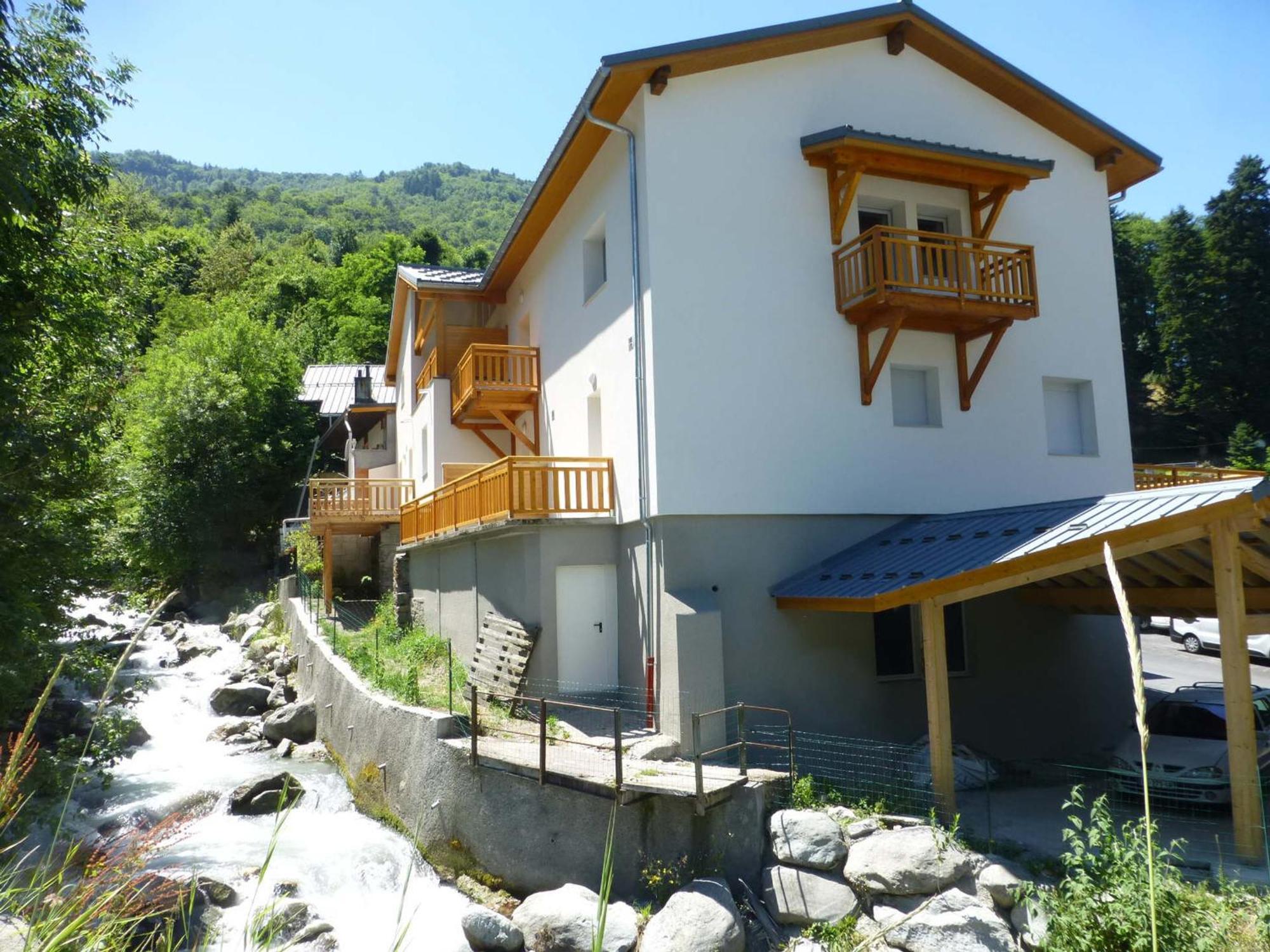 Appartement Neuf 2* Au Centre De Brides Avec Terrasse, Proche Telecabines Et Commerces - Fr-1-512-41 外观 照片