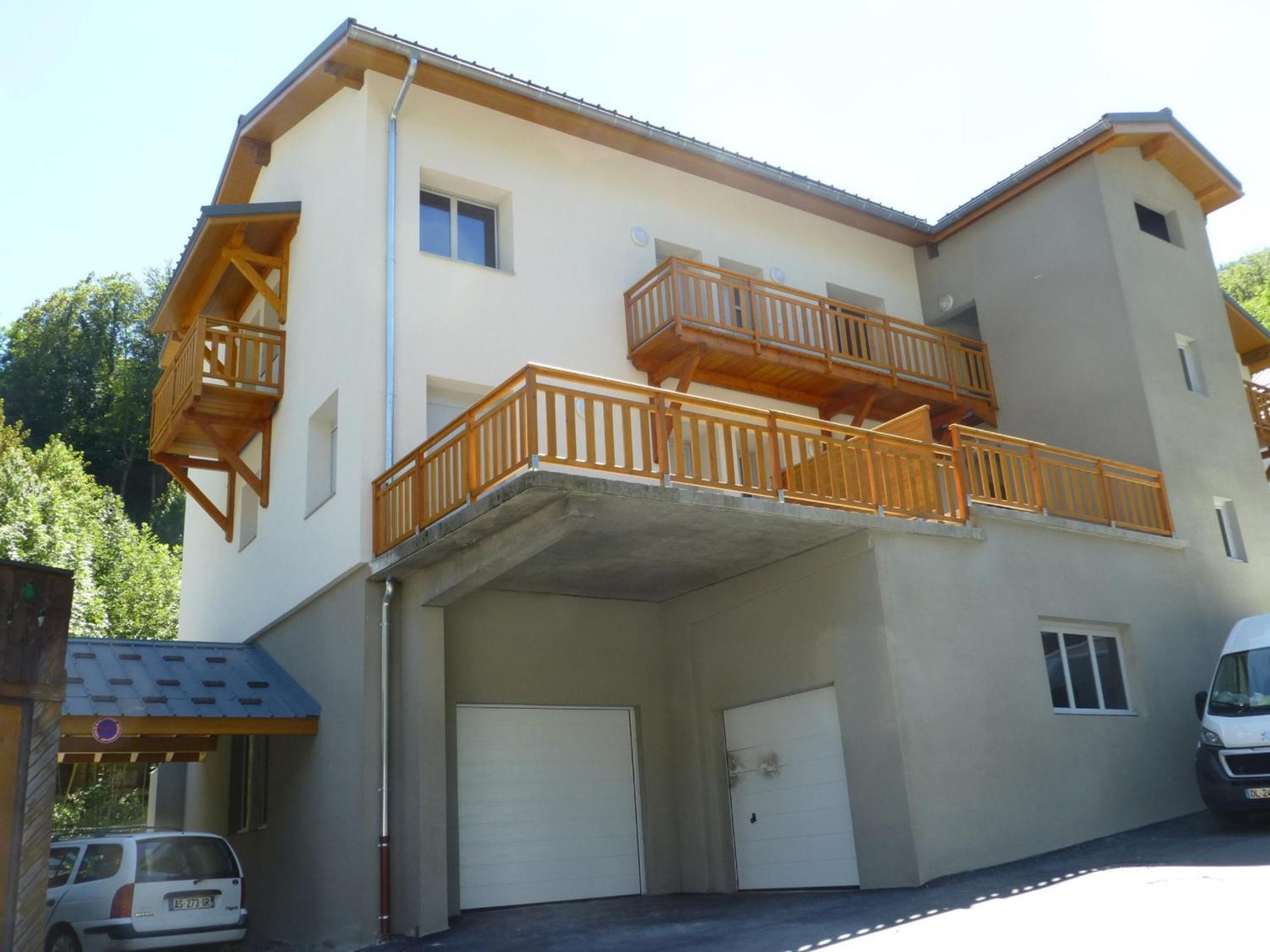 Appartement Neuf 2* Au Centre De Brides Avec Terrasse, Proche Telecabines Et Commerces - Fr-1-512-41 外观 照片